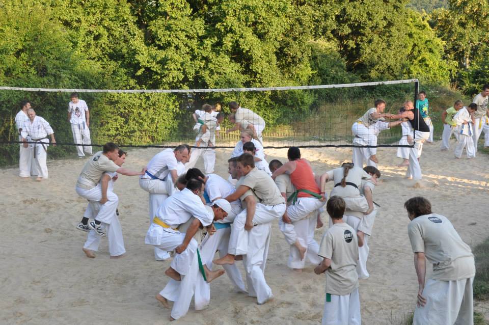 537167_656904877653048_2091709741_n